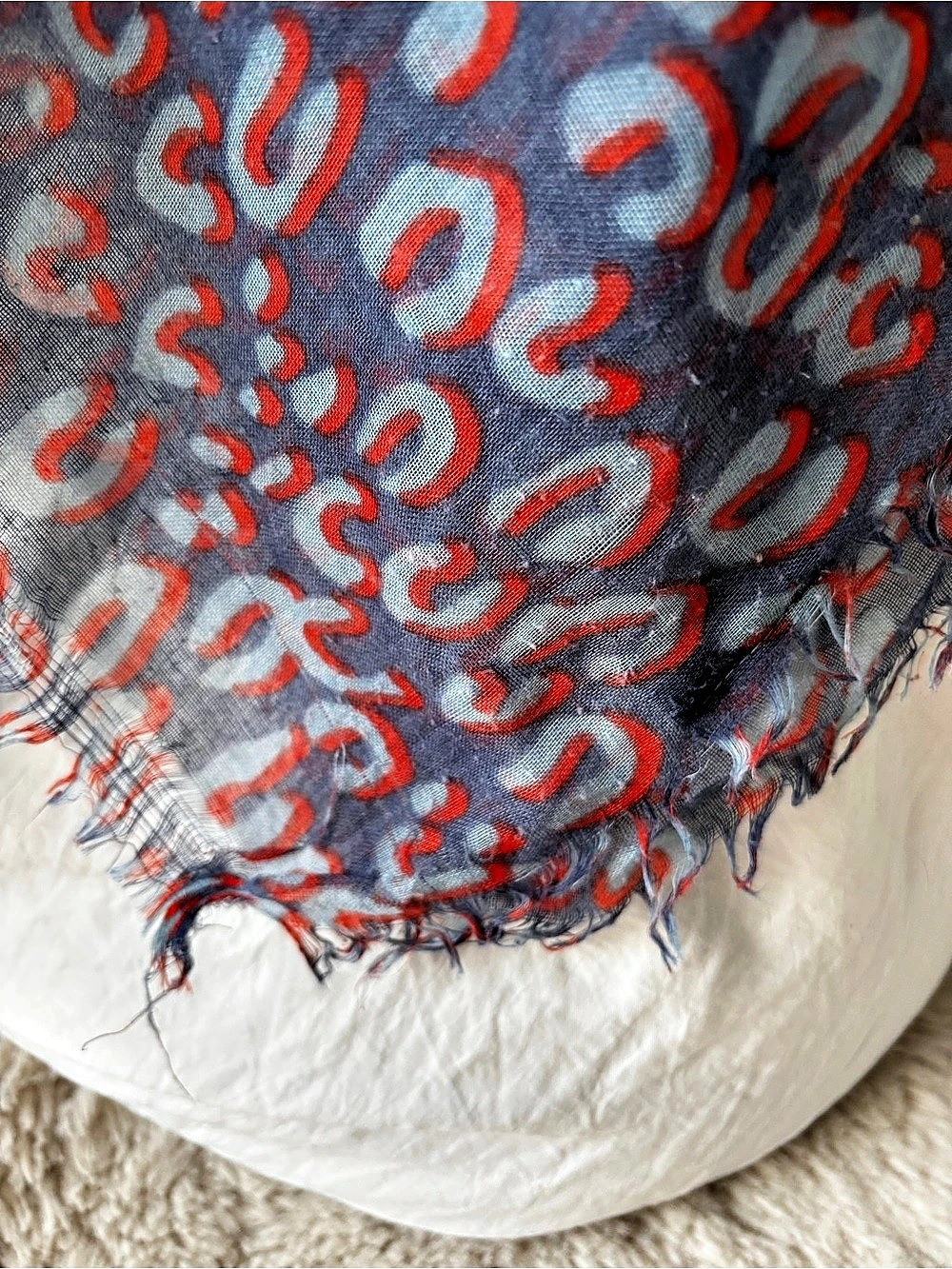 Louis Vuitton x Stephen Sprouse Leopard Stole, Navy and Red - Picture 9 of 9